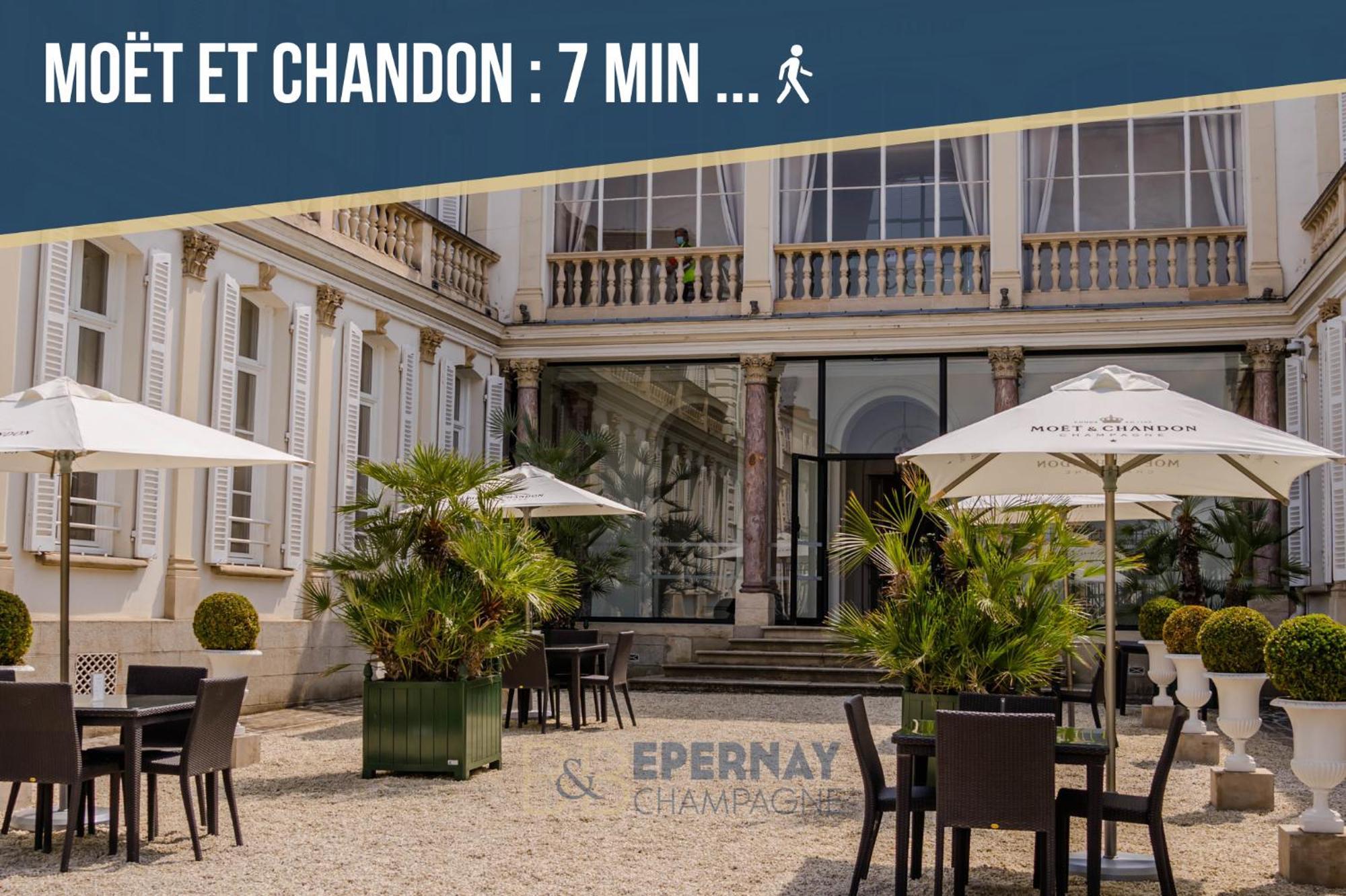 Hébergement de vacances Magnum 80 Terrasse & Climatisation - 6 Personnes - *